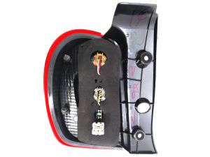 FARO TRASERO DER NISSAN MARCH 14-