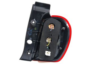 FARO TRASERO IZQ NISSAN MARCH 14-