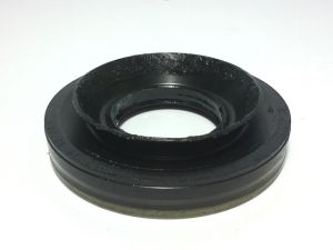 SEAL OIL STEERING GEAR