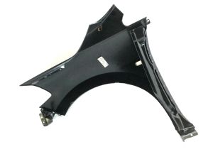 RIGHT FRONT FENDER