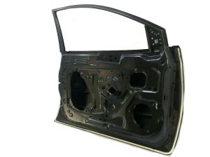 PUERTA DELANTERA DER NISSAN SENTRA 2015+