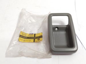 ESCUTION-INSIDE HANDLE