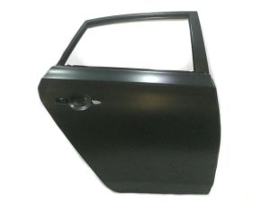 PUERTA TRASERA DER NISSAN SENTRA 2015+