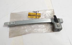 DOOR TIE ROD LH.