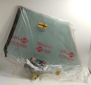 GLASS REAR DOOR RH