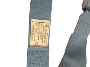 BELT-SET SEAT